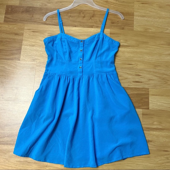 Express Dress - Picture 1 of 4